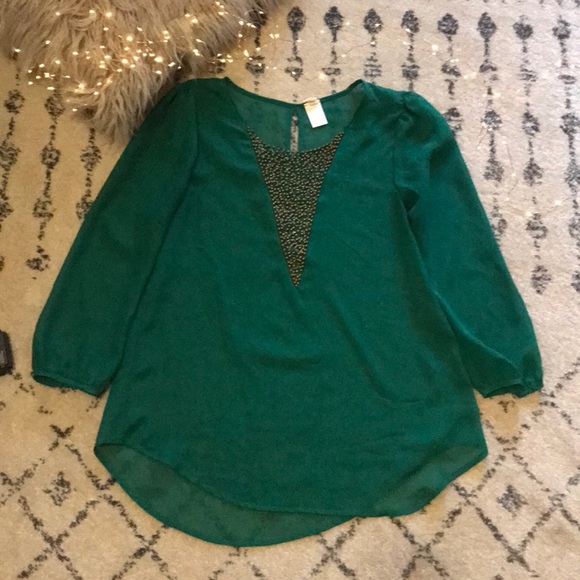 Tops - 🌵Francesca’s Green Beaded Shirt